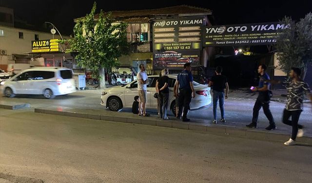 Antalya'da otomobilin çarptığı çocuk yaralandı