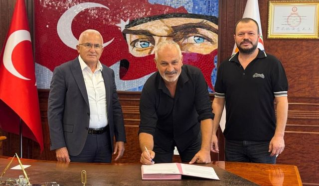 Kumluca Belediyespor yoluna Nihat Arı ile devam edecek