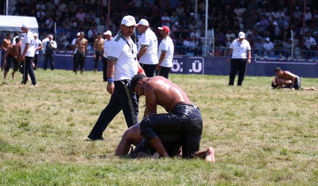 674. Tarihi Elmalı Yağlı Güreşleri devam ediyor