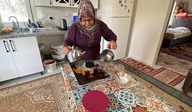 Mersin'de 3 annesi hayırseverlerin desteğiyle yeni evine kavuştu