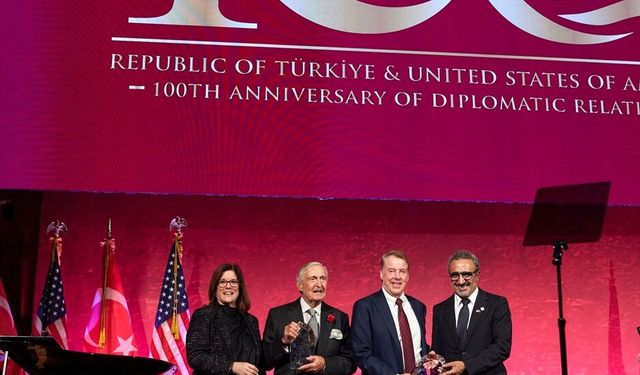 Rahmi Koç ve Bill Ford'a New York'ta onur ödülü verildi