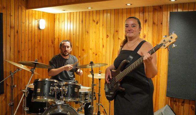 Türkiye'nin ilk işitme engelli müzik grubu 'seslerini' Türkiye'ye duyurmak istiyor