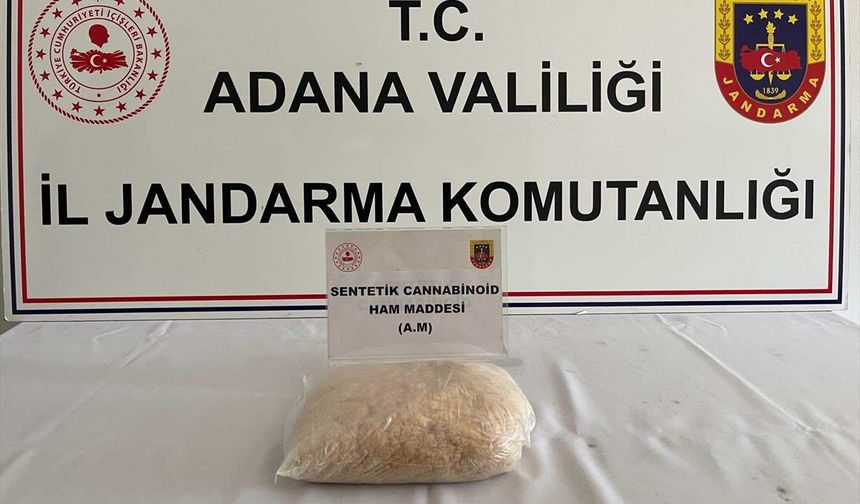 Adana'da 1,5 kilogram sentetik uyuşturucuyla yakalanan 2 zanlı tutuklandı
