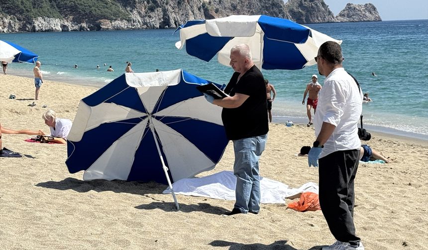 Alanya'da sahilde güneşlenen Alman turist öldü