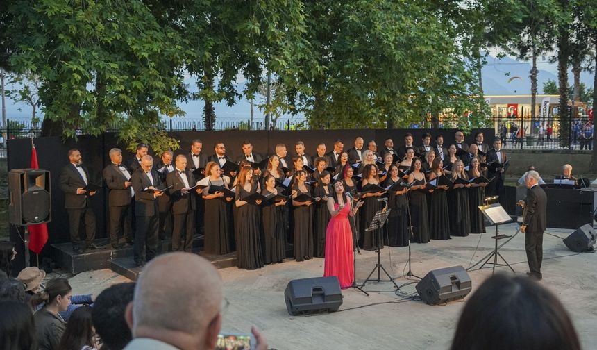 Antalya DOB'dan 19 Mayıs Atatürk'ü Anma, Gençlik ve Spor Bayramı Konseri