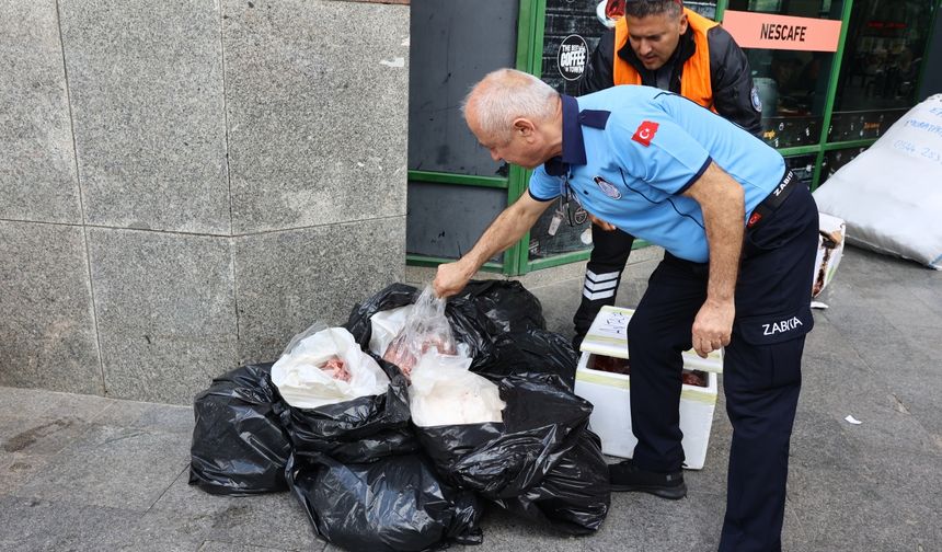 Antalya'da sağlıksız koşullarda taşınan 300 kilogram et ele geçirildi