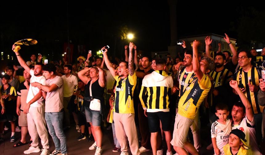 Fenerbahçe'nin THY Avrupa Ligi şampiyonluğu Antalya, Muğla, Isparta ve Burdur'da da kutlandı