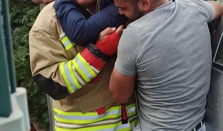 Hatay'da 2 otomobilin çarpıştığı kazada 2 kişi yaralandı
