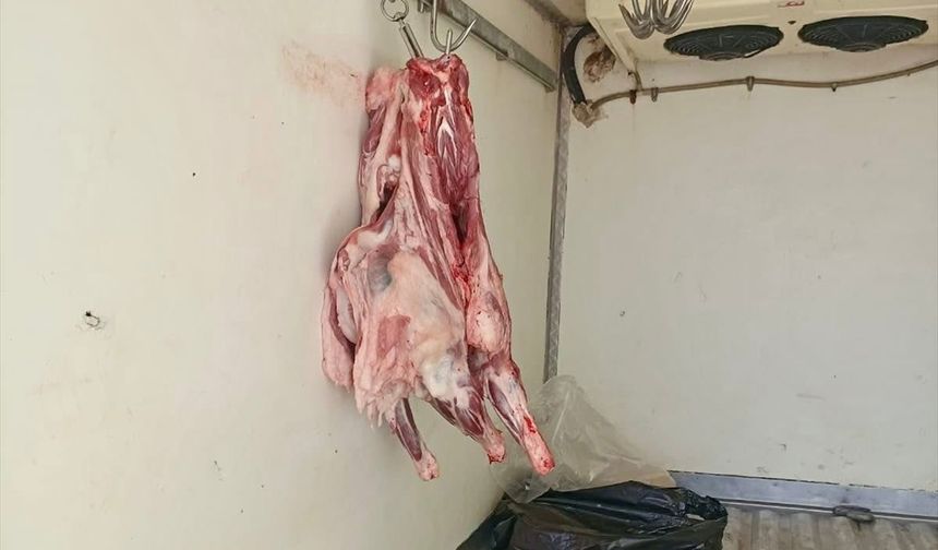 Hatay'da sağlıksız koşullarda taşınan 34 kilogram et ele geçirildi