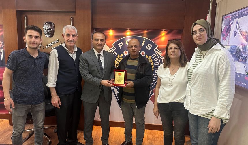 İskenderun İşitme Engelliler Derneğinden, İlçe Emniyet Müdürü Güneş'e ziyaret