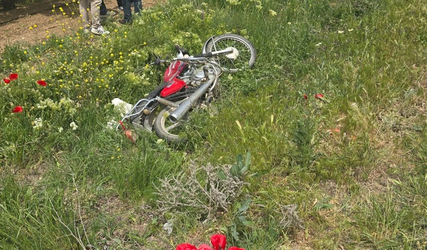 Isparta'da otomobil ile çarpışan motosikletin sürücüsü öldü