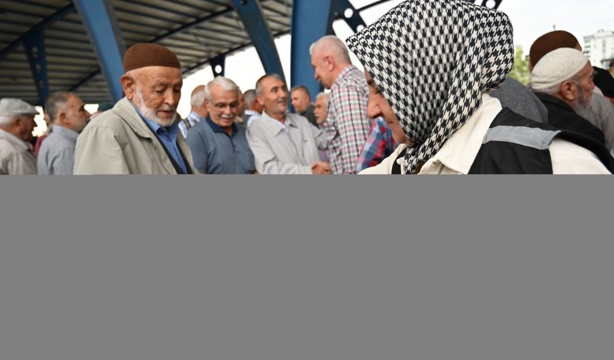 Kadirli'de hacı kafilesi için uğurlama töreni yapıldı