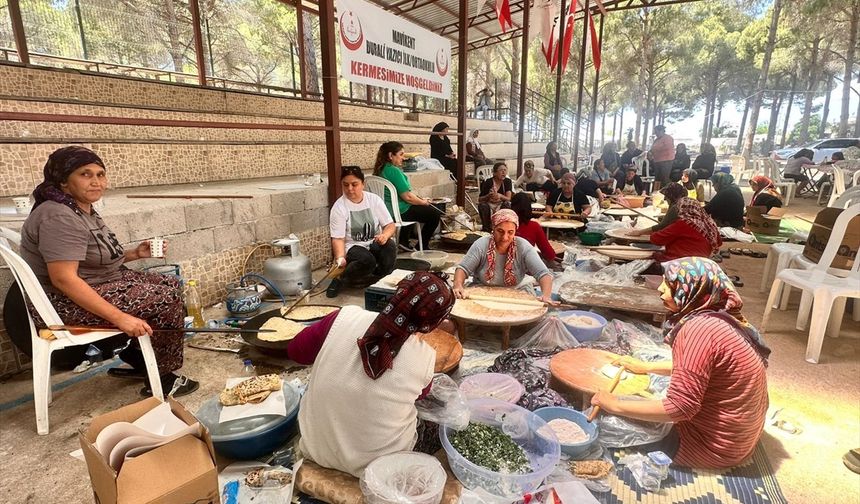 Kumluca'da Mavikent Durali Yazıcı Okulu'nda kermes düzenlendi