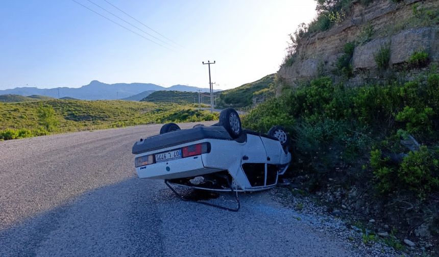 Manavgat'ta otomobilin devrilmesi sonucu 3 kişi yaralandı