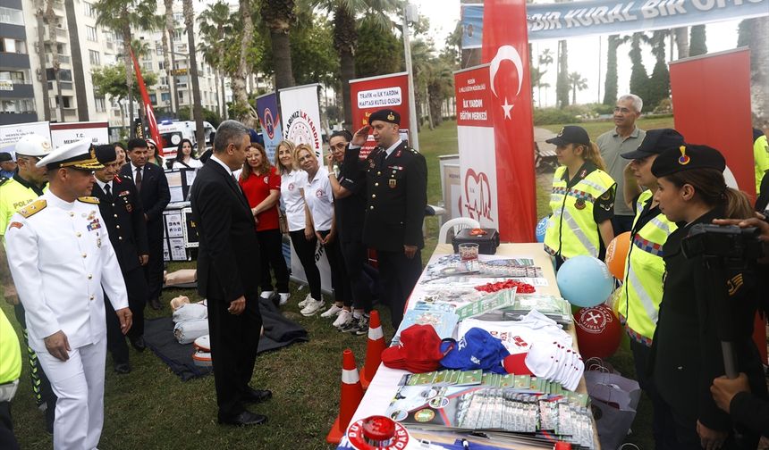 Mersin'de Karayolu Güvenliği ve Trafik Haftası çocuklarla kutlandı