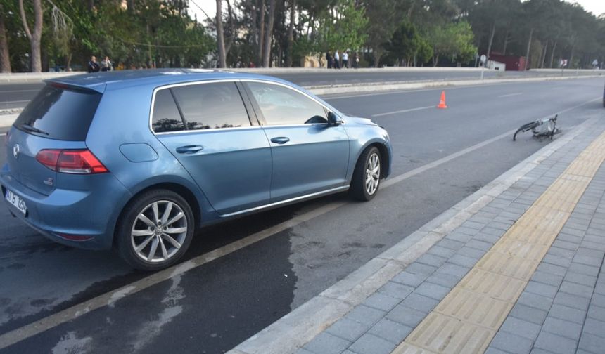 Mersin'de otomobilin çarptığı bisikletli çocuk ağır yaralandı