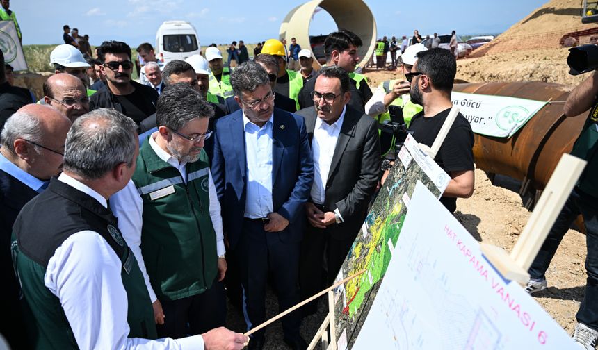 Tarım ve Orman Bakanı Yumaklı, Adana'da Yedigöze Sulama Projesi'nde incelemelerde bulundu: