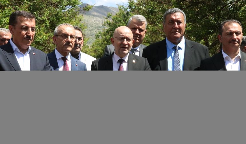 TBMM Zirai Don Olayını Araştırma Komisyonu üyeleri, Malatya'daki kayısı bahçelerinde incelemelerde bulundu