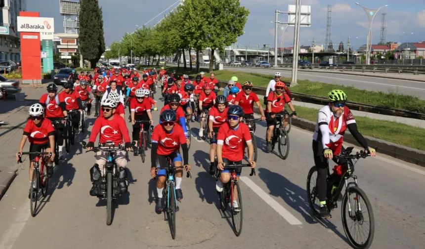 Kocaeli'de pedallar 19 Mayıs ruhu ile çevrildi