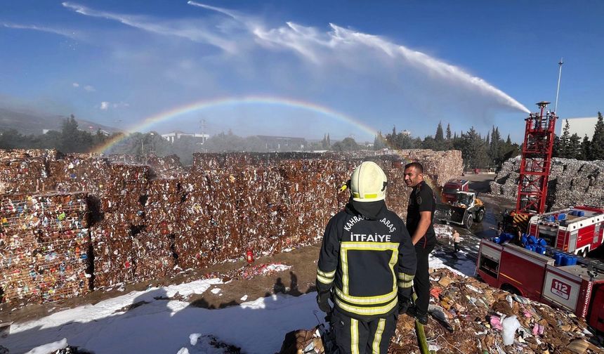 Kahramanmaraş’ta kağıt fabrikasında yangın