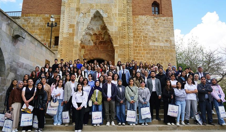Eshab-ı Kehf’te Edebiyat Yolculuğu