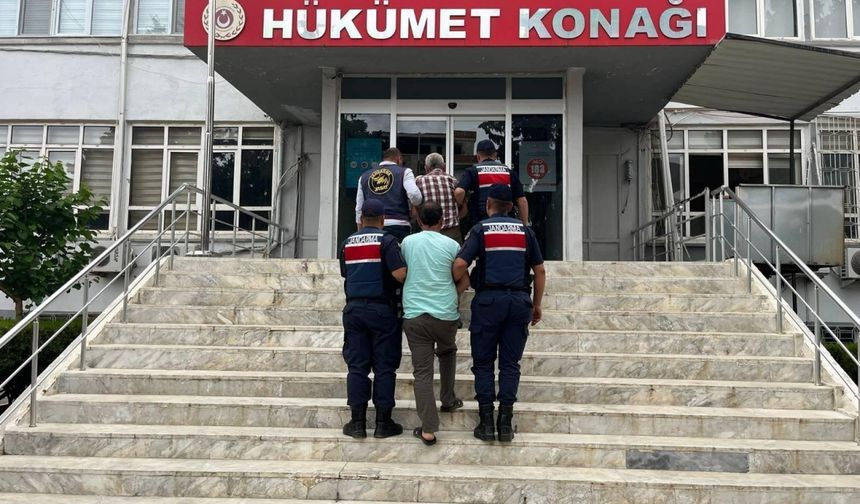 Mersin'de 4 yıl önce işlenen cinayete ilişkin yakalanan 2 zanlıdan 1'i tutuklandı