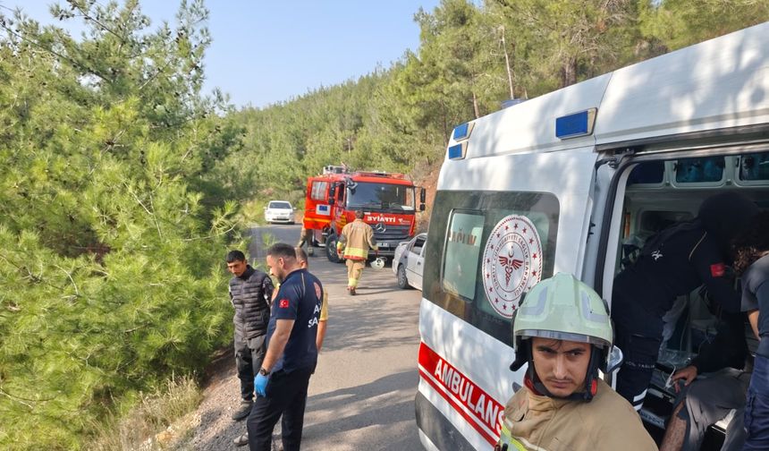 Hatay'da uçuruma yuvarlanan motosikletteki 2 kişi yaralandı