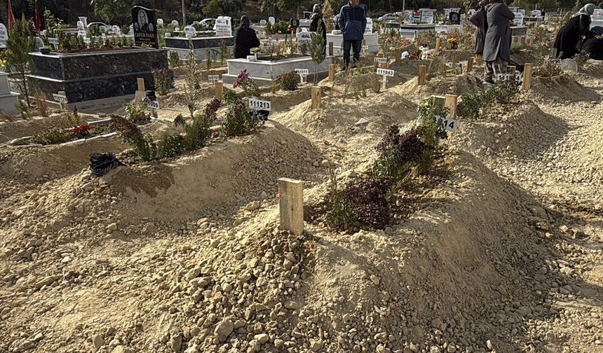 Mersin'de komşusu ve oğlu ile büfeciyi tabancayla öldüren zanlı tutuklandı