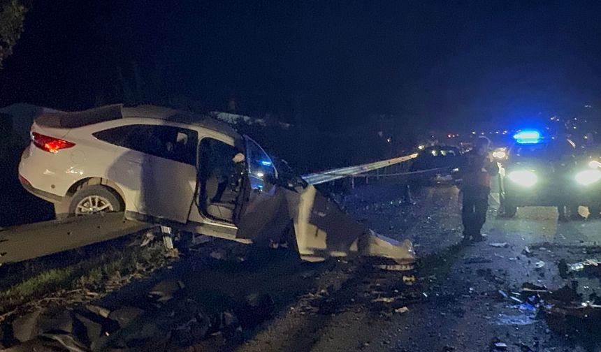 Osmaniye'de otomobille hafif ticari araç çarpıştı, 3 kişi öldü, 2 kişi yaralandı
