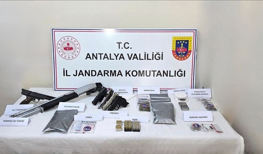 Antalya'da uyuşturucu operasyonunda 30 şüpheli yakalandı