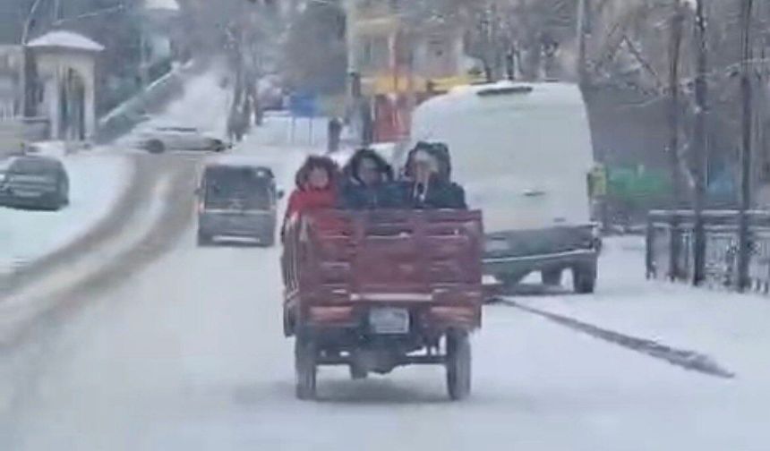 Elbistan’da Yoğun Kar Yağışı Hayatı Olumsuz Etkiledi