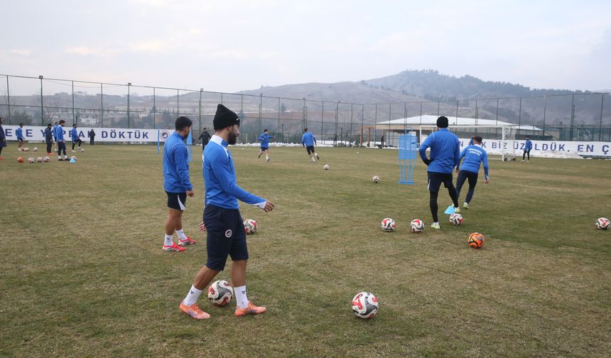 6 ŞUBAT DEPREMLERİNİN ÜÇÜNCÜ YILI - Depremde 14 sporcusunu kaybeden İstiklalspor, sahadaki başarısıyla kente umut oluyor