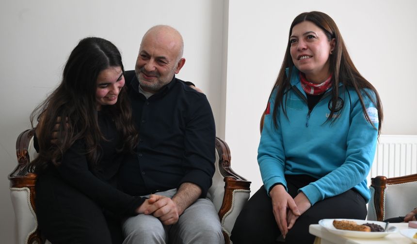 6 ŞUBAT DEPREMLERİNİN ÜÇÜNCÜ YILI - Depremin 133. saatinde kendilerini hayata bağlayan gönüllü ile buluştular