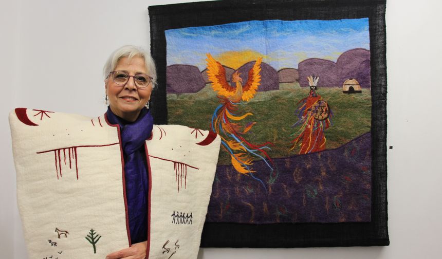 Antalya'da 'Aşina' keçe resim sergisi açıldı