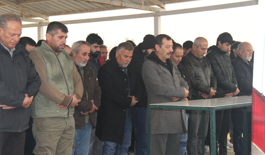 Burdur'daki trafik kazasında ölen anne ve oğlunun cenazesi Antalya'da toprağa verildi