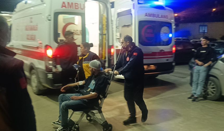 Adana'da bıçaklı kavgada iki kişi yaralandı