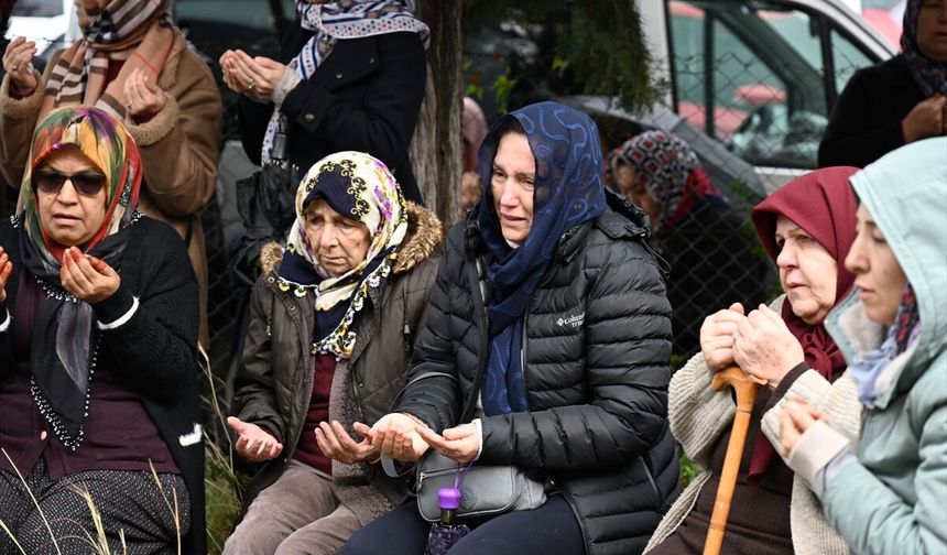 Adana'da otobüs kazasında ölen kişinin cenazesi Osmaniye'de defnedildi