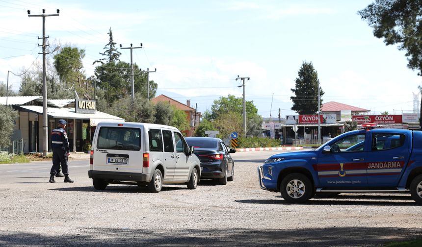 Antalya'da jandarmadan uyuşturucuyla mücadele çalışması