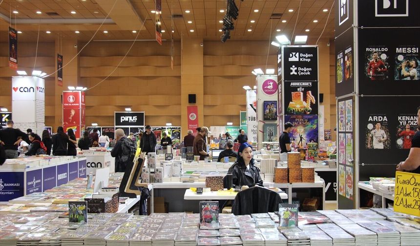 Antalya'da 'Kepez Kitap Fuarı' kapılarını açtı