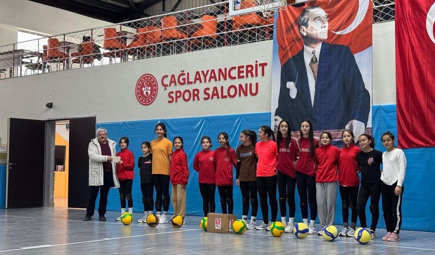 Çağlayancerit Ortaokulu Türkiye Yarı Finallerinde