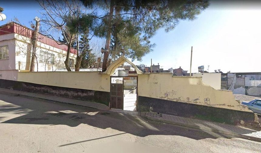 Depremde Yıkılan Dostlar Camii, Yeniden Ayağa Kalkıyor