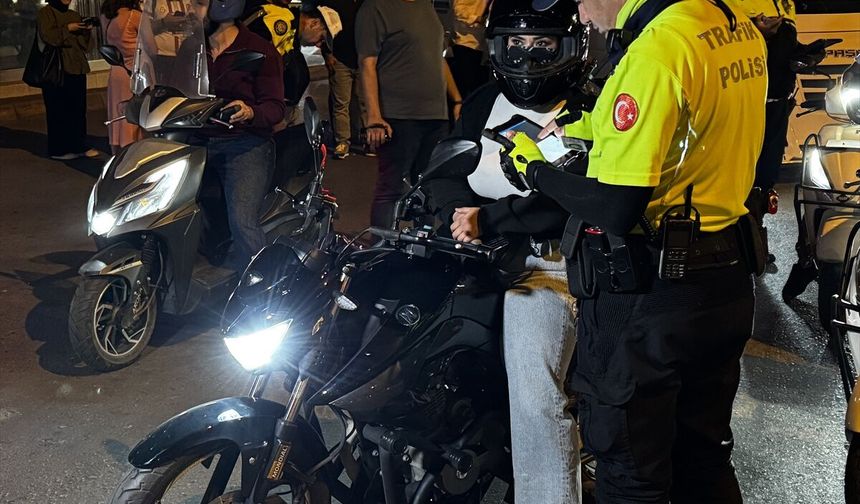 Adana'da denetimlerde 5 motosiklet trafikten men edildi