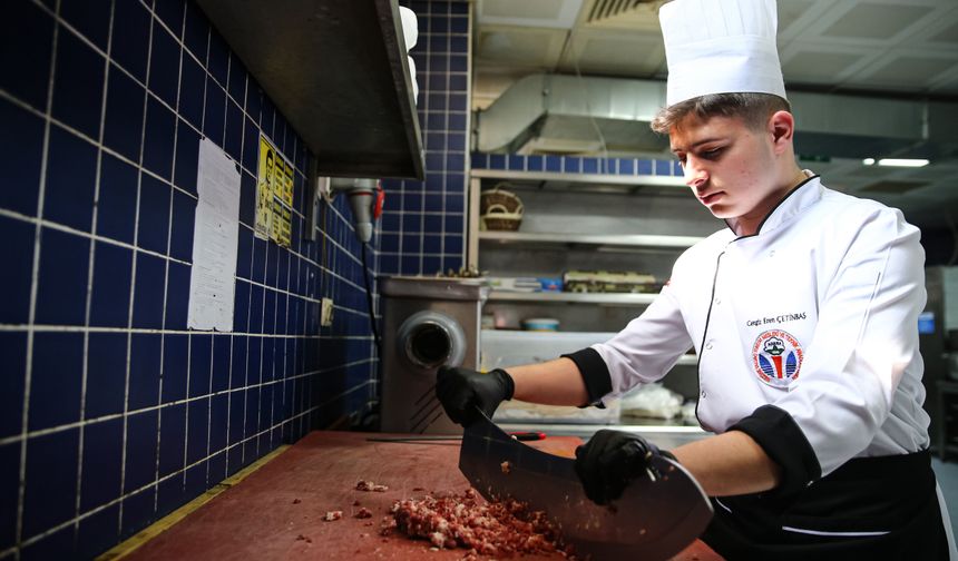 Adanalı genç şefler, hazırlayacakları yemeklerle Türkiye şampiyonu olmayı hedefliyor