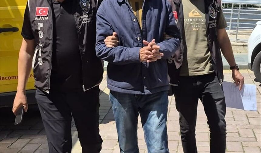 Alanya'da okul saldırılarına ilişkin provokatif paylaşım yapan kişi tutuklandı