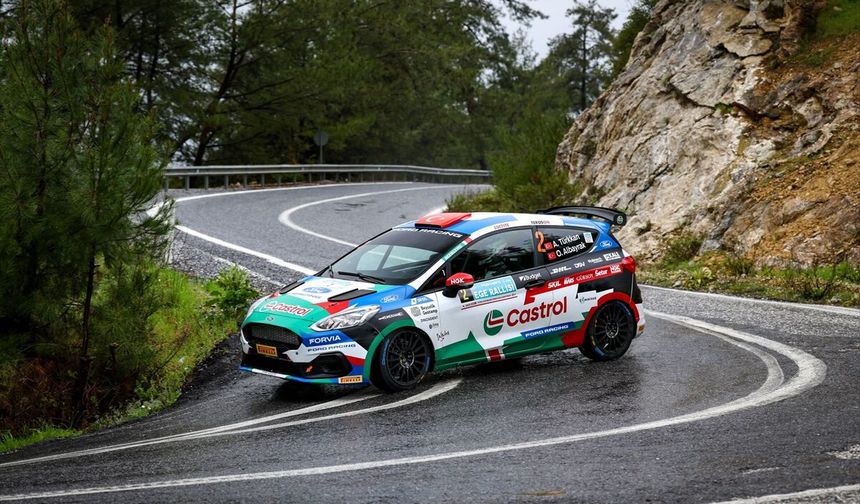 Castrol Ford Team Türkiye Ege Rallisi'nde sezonu galibiyetle açtı