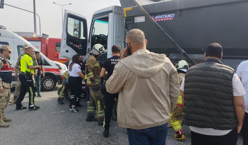 Hatay'da kamyon ile çarpışan motosikletin sürücüsü öldü
