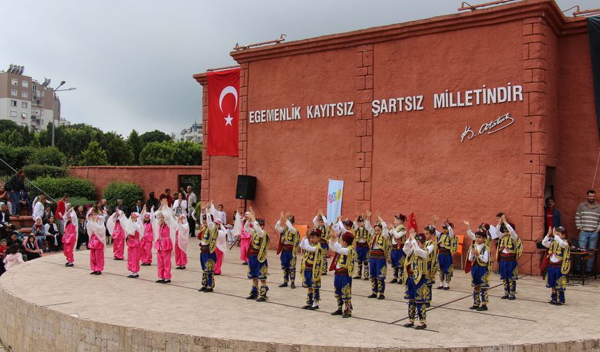 Konyaaltı'da 23 Nisan Ulusal Egemenlik ve Çocuk Bayramı kutlandı