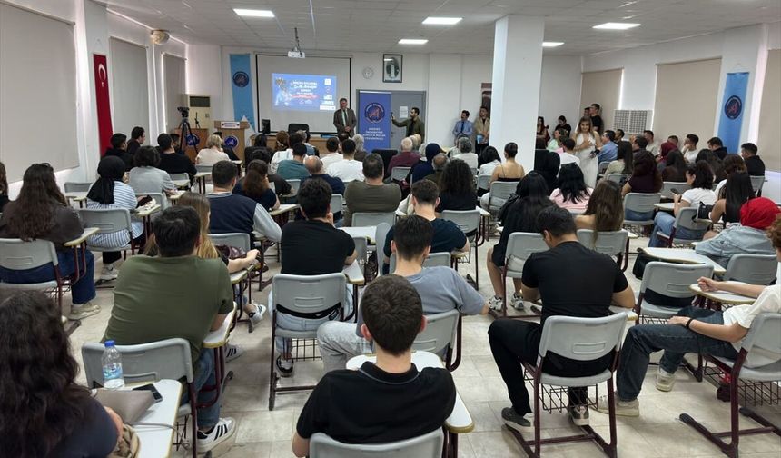 Kumluca'da 'Su Altı Arkeolojisi' semineri gerçekleştirildi