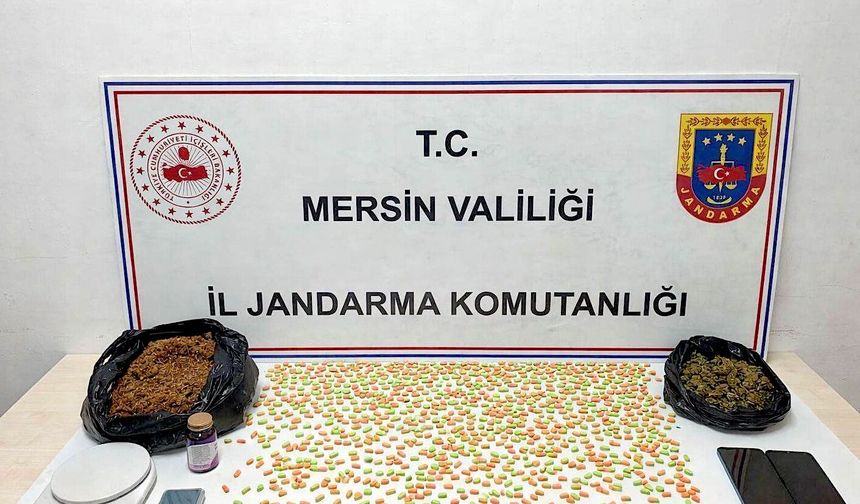 Mersin'de uyuşturucu ticareti yaptıkları iddiasıyla yakalanan 2 zanlıdan 1'i tutuklandı