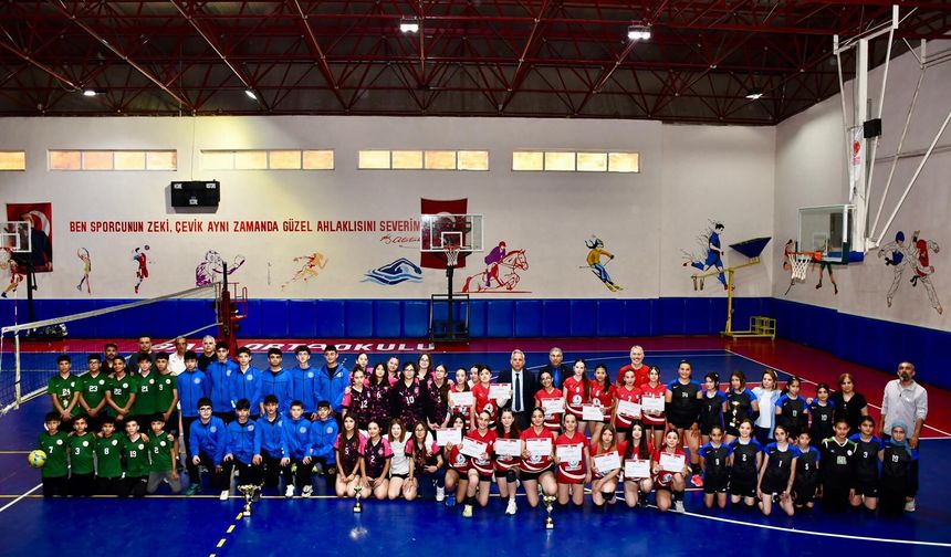 Silifke ilçesinde 23 Nisan Voleybol Turnuvası düzenlendi